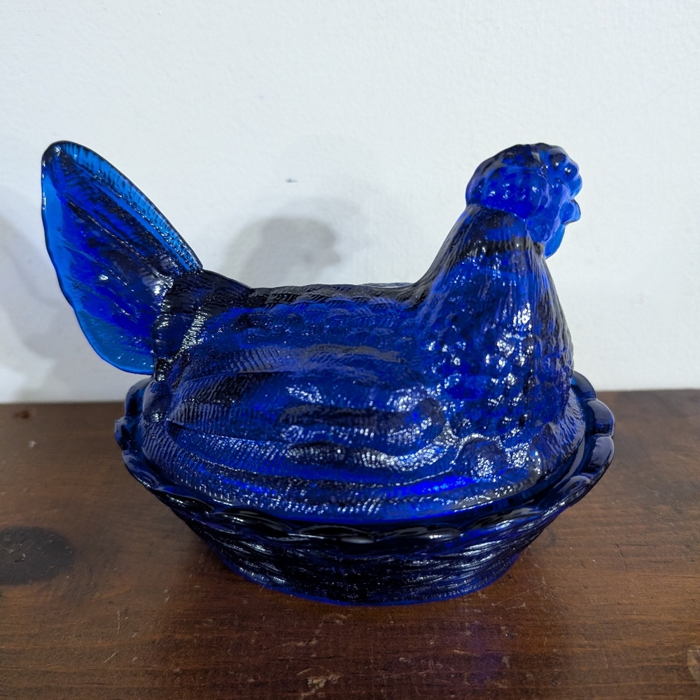 Vintage LG Wright Cobalt Blue Glass Hen on Nest - Split Tail HON MCM Farmhouse - Picture 12 of 13